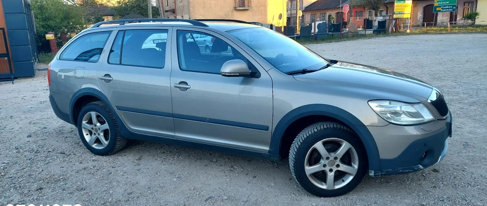 Skoda Octavia cena 37500 przebieg: 190000, rok produkcji 2010 z Radom małe 232